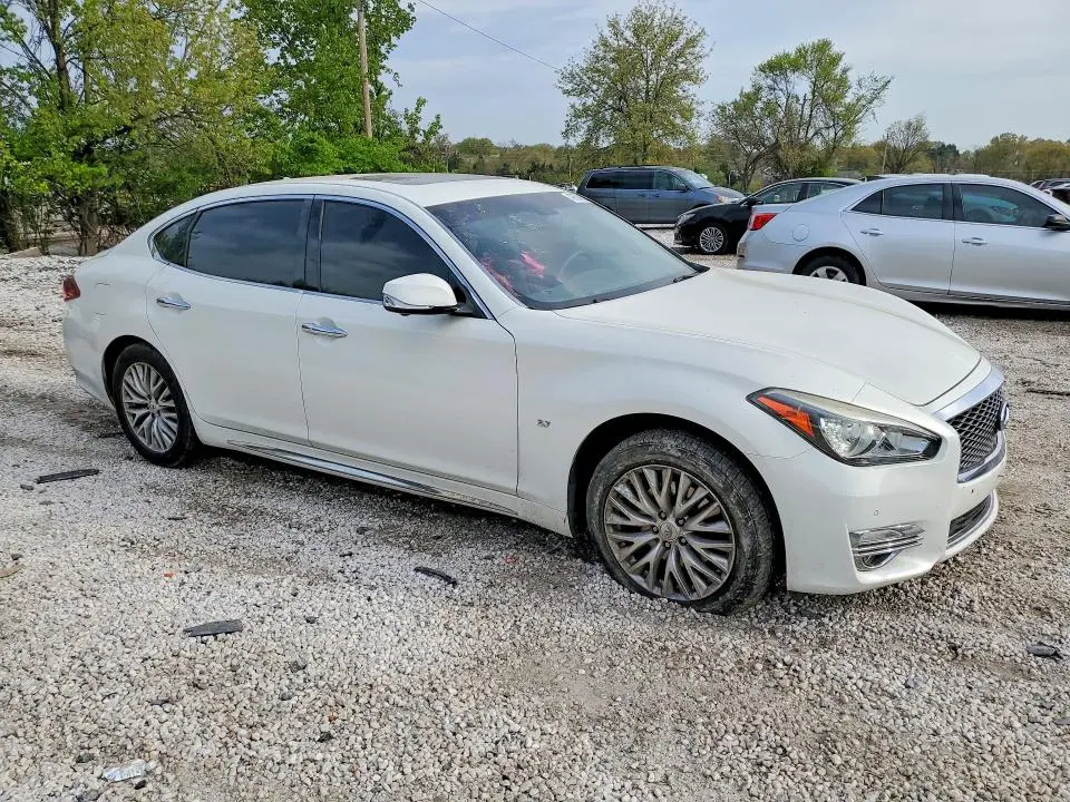 2015 INFINITI Q70L 3.7  
