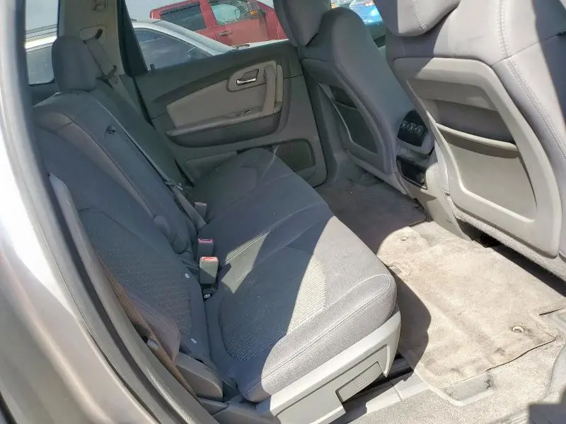 2010 CHEVROLET TRAVERSE LT  