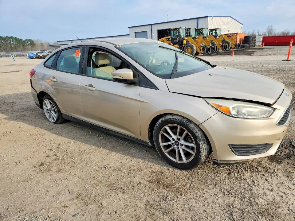 2017 FORD FOCUS SE  