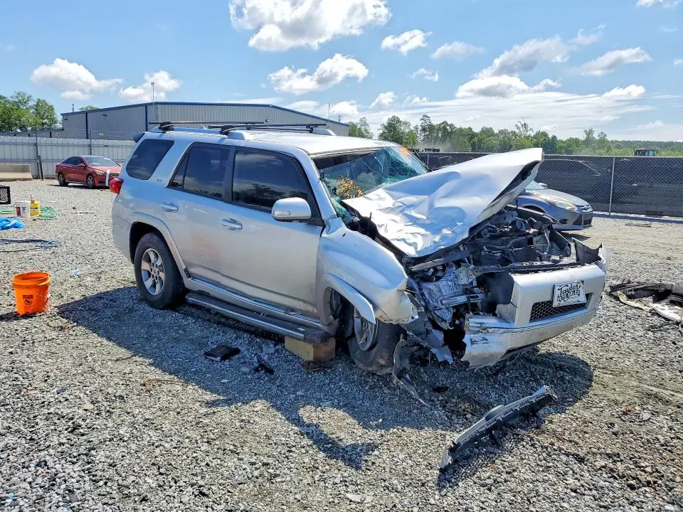 2011 TOYOTA 4RUNNER SR5  