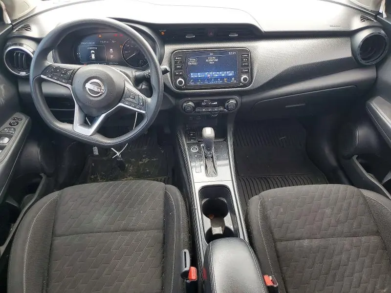 2022 NISSAN KICKS SV  