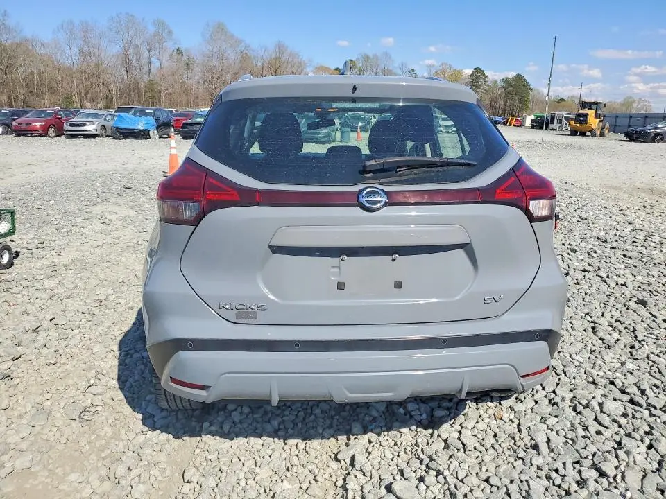 2021 NISSAN KICKS SV  