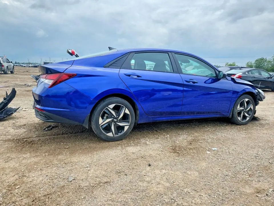 2023 HYUNDAI ELANTRA SEL  