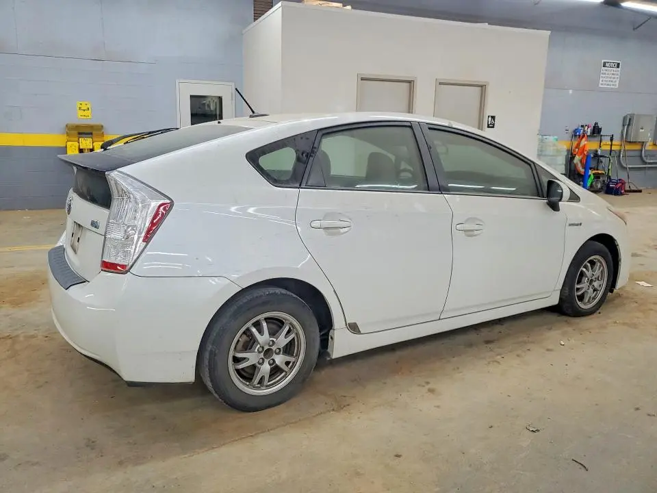 2010 TOYOTA PRIUS II  