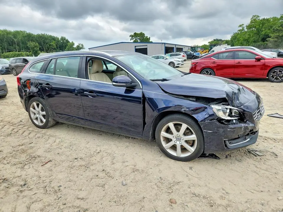 2017 VOLVO V60 T5 PREMIER  