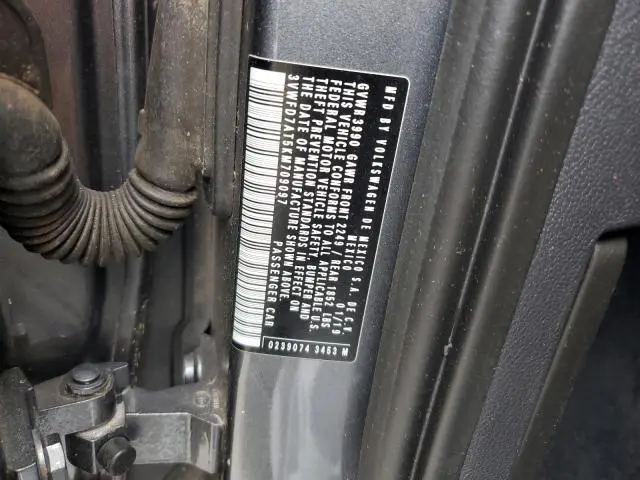 2019 VOLKSWAGEN BEETLE S  