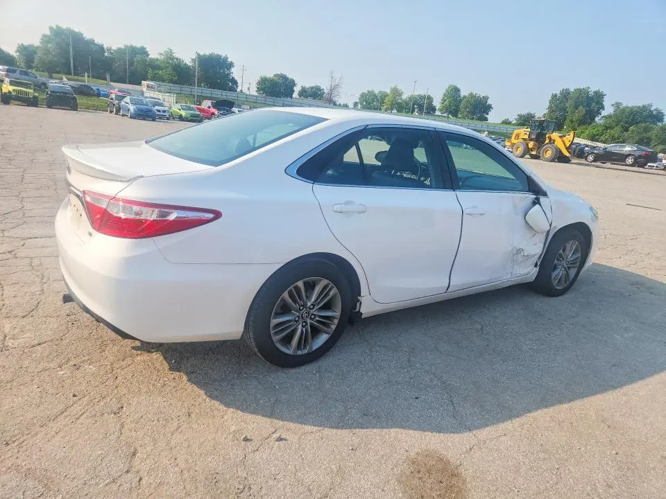 2017 TOYOTA CAMRY SE  