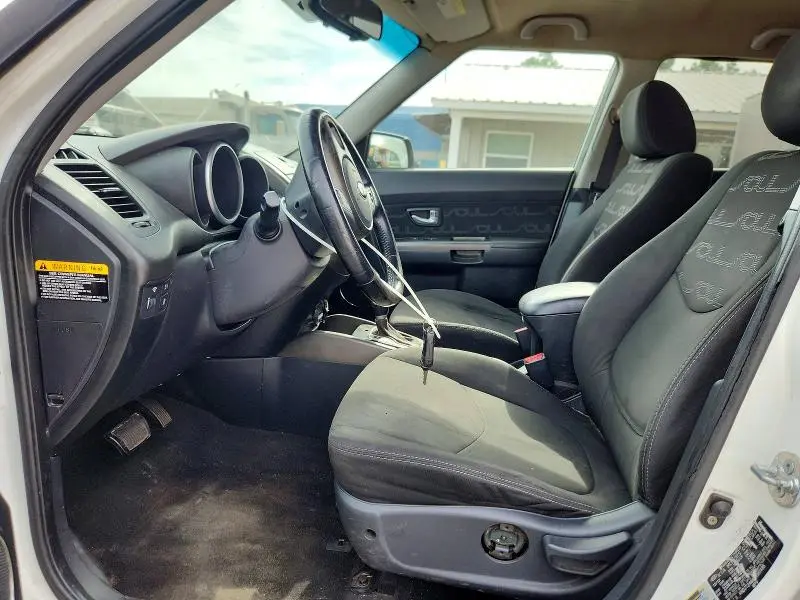 2013 KIA SOUL +  