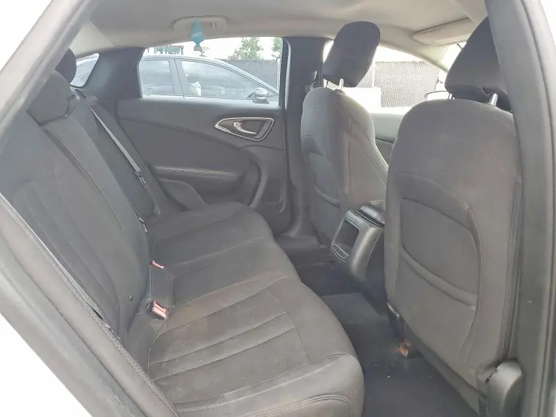 2015 CHRYSLER 200   