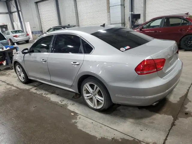 2013 VOLKSWAGEN PASSAT SE  