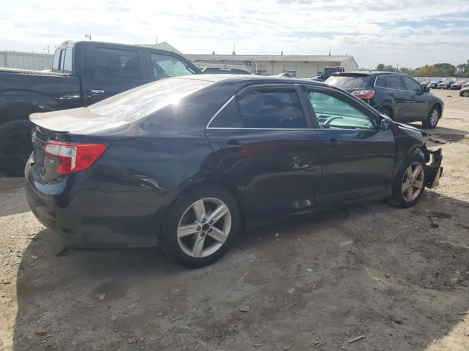 2013 TOYOTA CAMRY SE  
