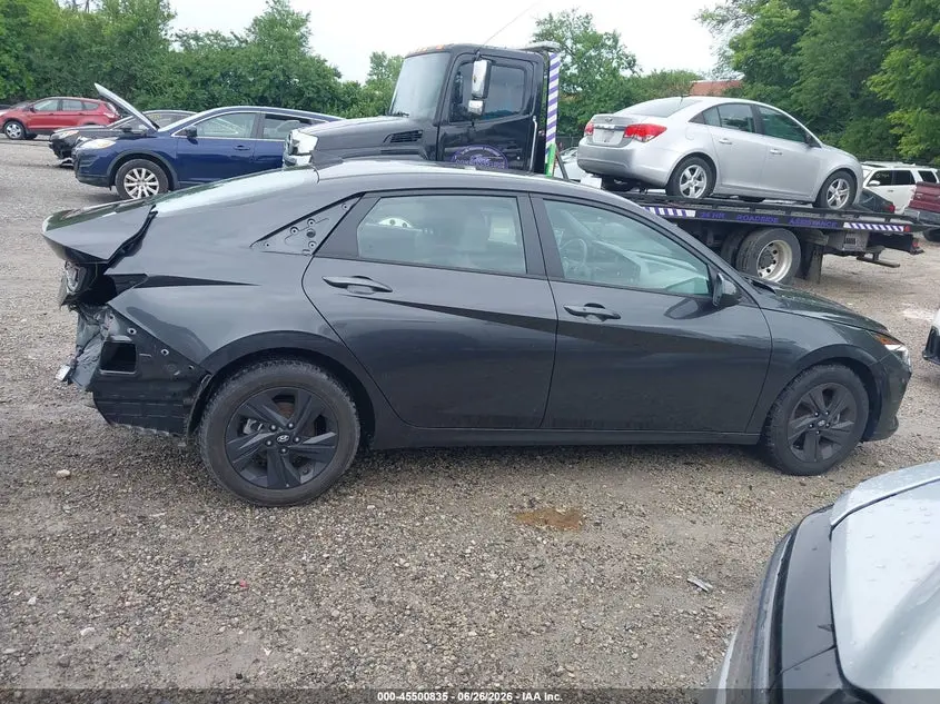 2022 HYUNDAI ELANTRA SEL