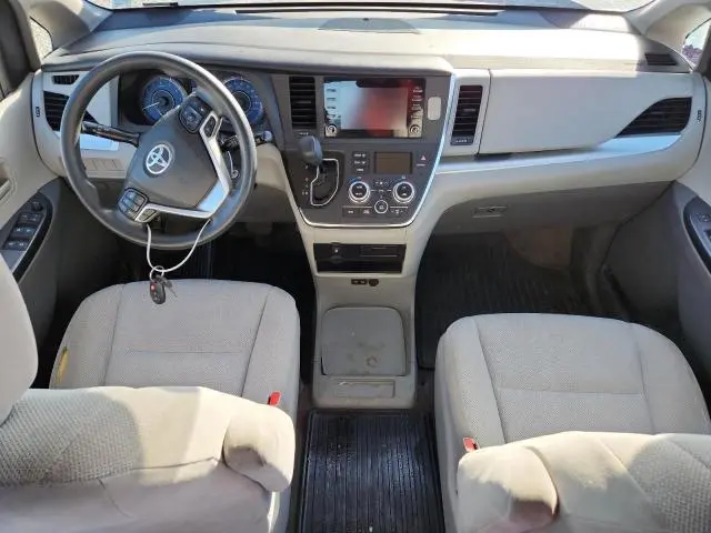 2018 TOYOTA SIENNA L  