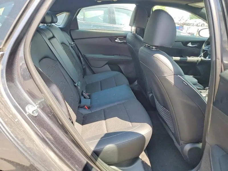 2024 KIA FORTE GT LINE  