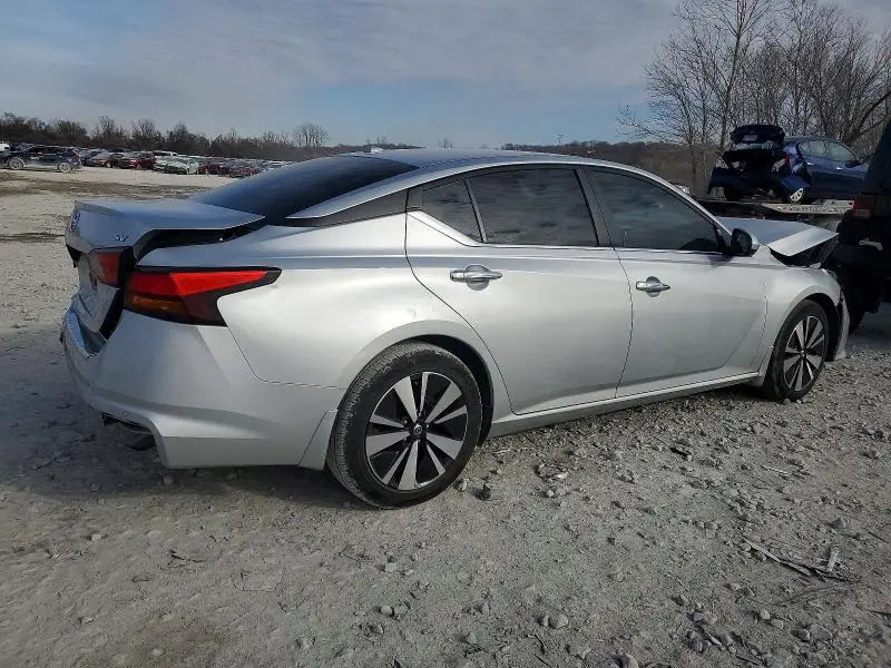 2022 NISSAN ALTIMA SV  