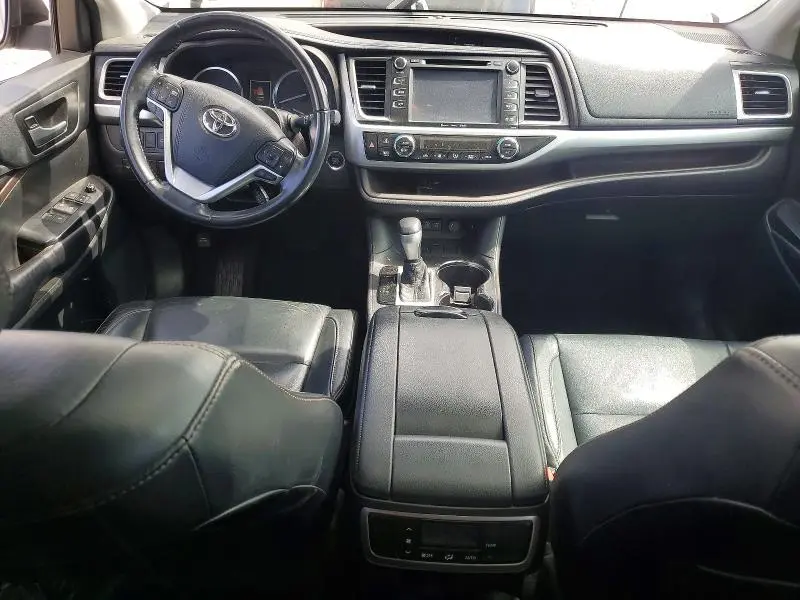 2018 TOYOTA HIGHLANDER XLE  