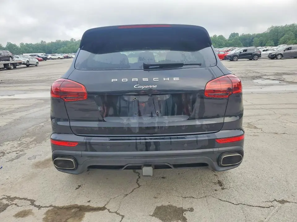 2016 PORSCHE CAYENNE   