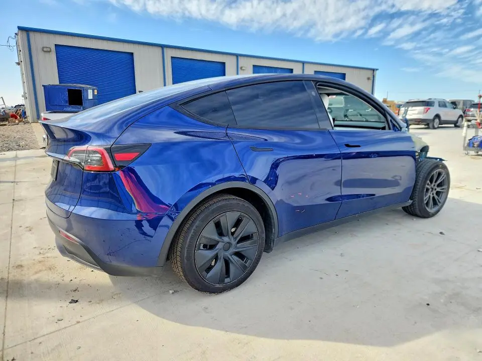 2024 TESLA MODEL Y   