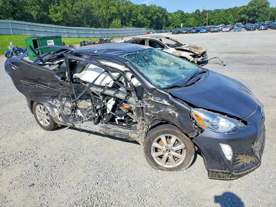 2017 TOYOTA PRIUS C TWO  