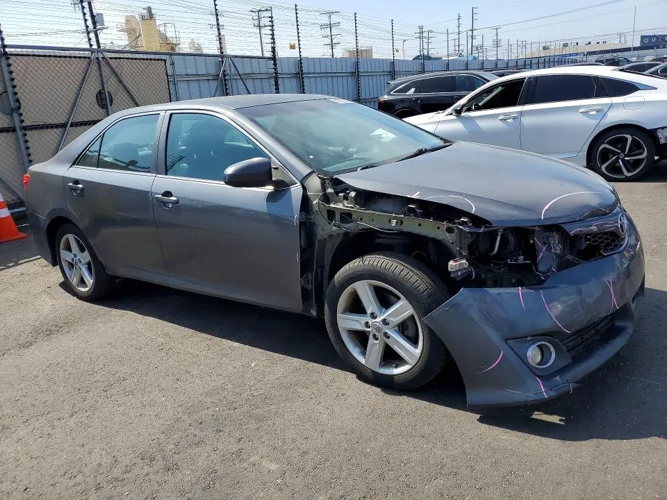 2012 TOYOTA CAMRY SE  