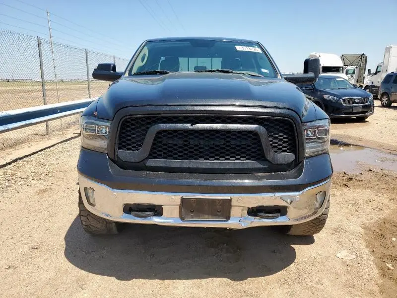 2017 RAM 1500 SLT  