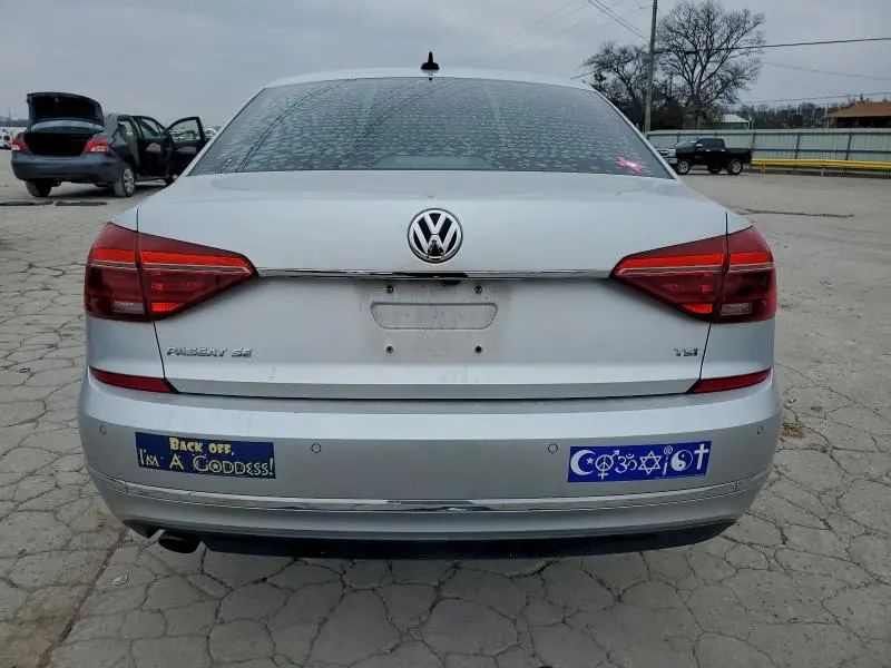 2017 VOLKSWAGEN PASSAT SE  