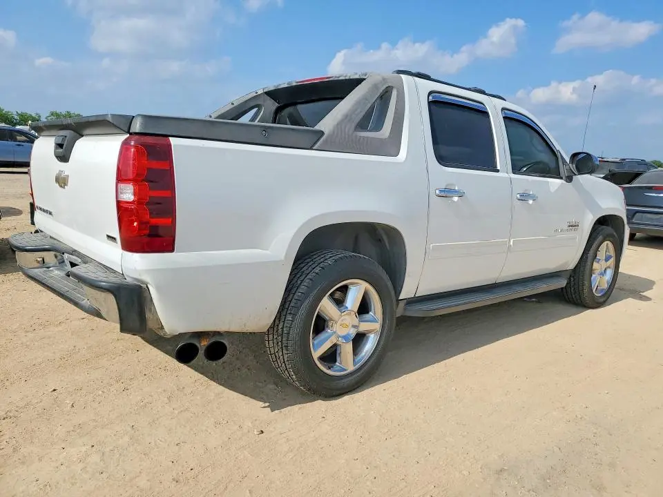 2011 CHEVROLET AVALANCHE LS  