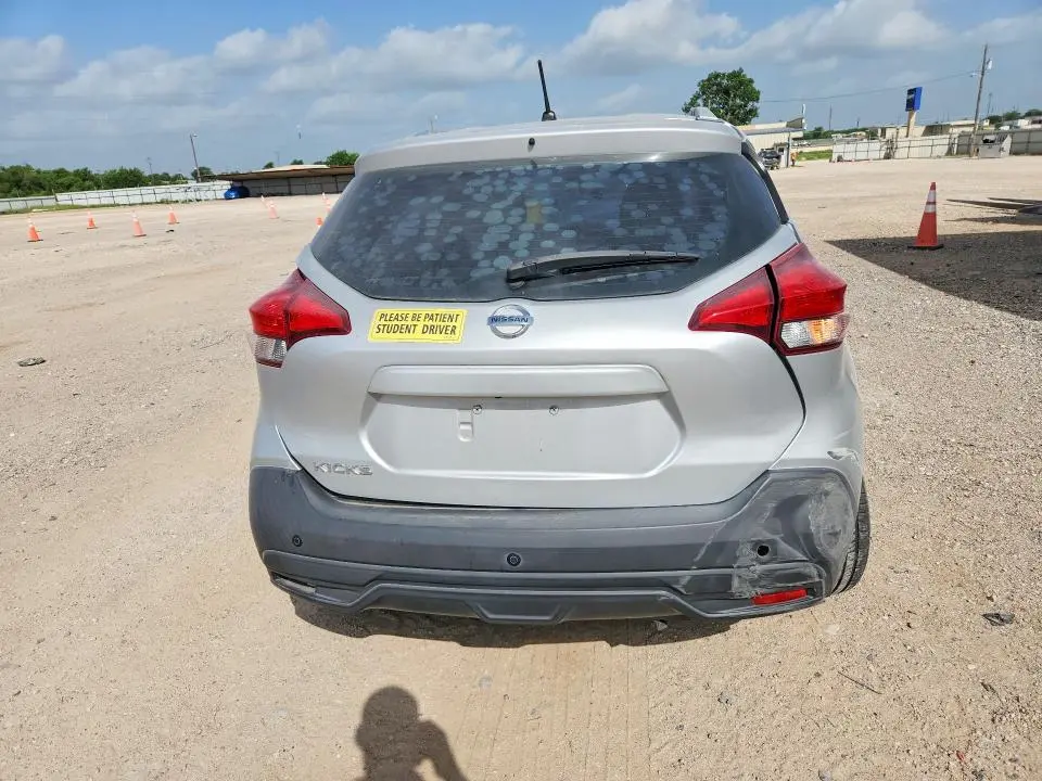 2019 NISSAN KICKS S  