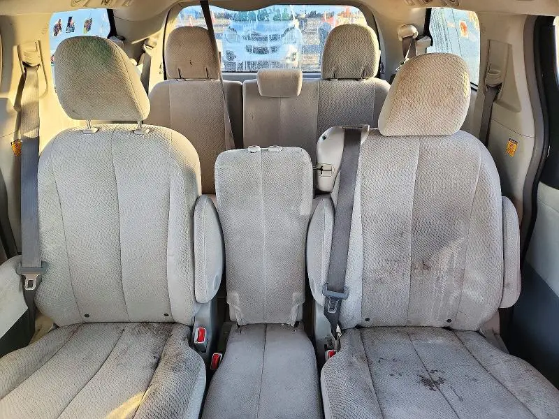 2011 TOYOTA SIENNA LE  
