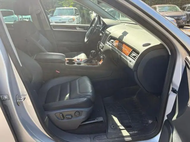 2013 VOLKSWAGEN TOUAREG V6  