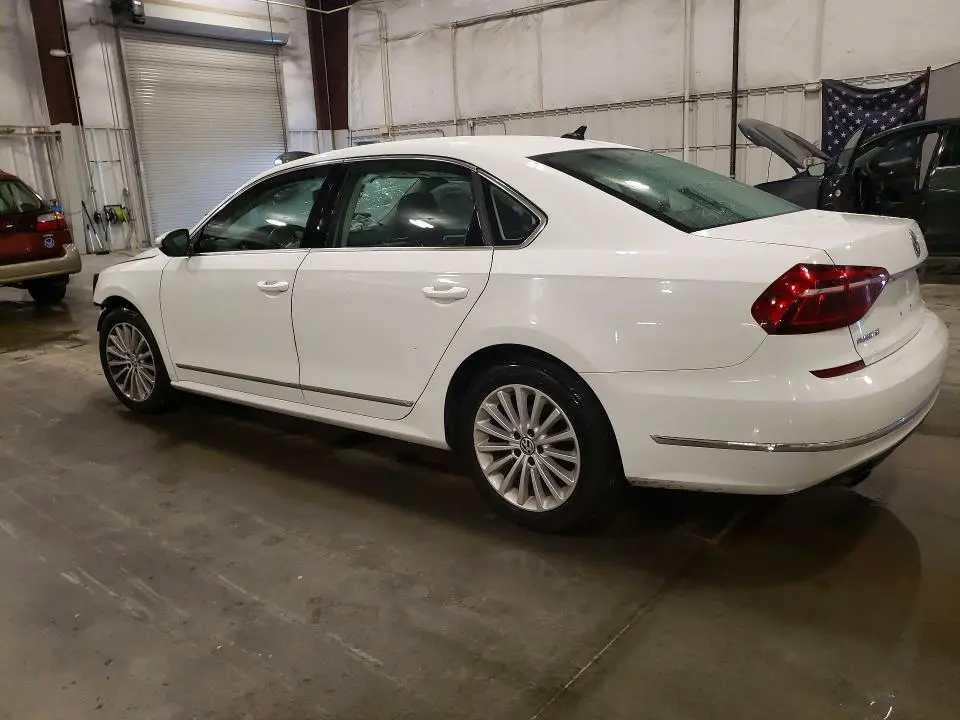 2017 VOLKSWAGEN PASSAT SE  