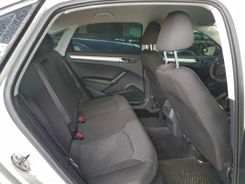 2016 VOLKSWAGEN PASSAT S  