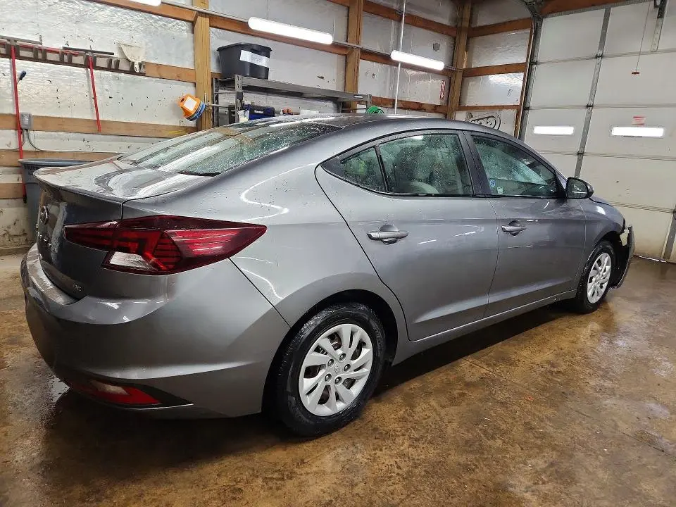 2019 HYUNDAI ELANTRA SE  