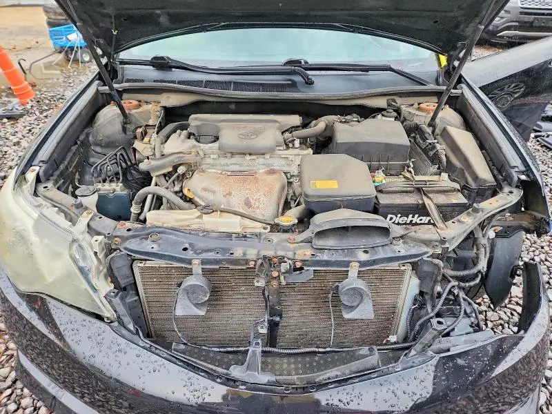 2014 TOYOTA CAMRY SE  