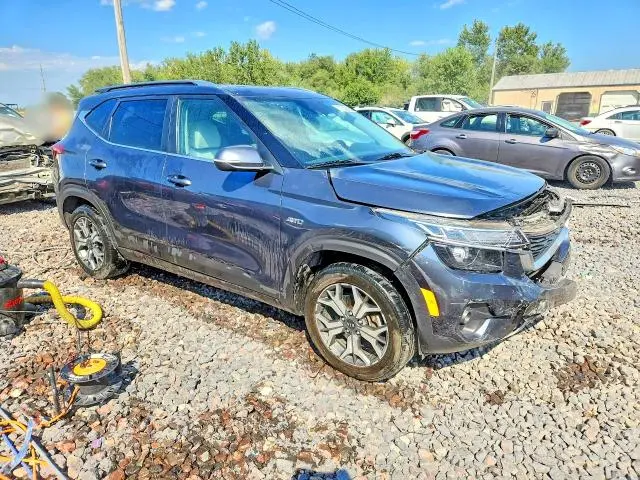 2021 KIA SELTOS EX  