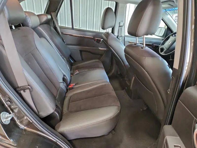 2011 HYUNDAI SANTA FE SE  