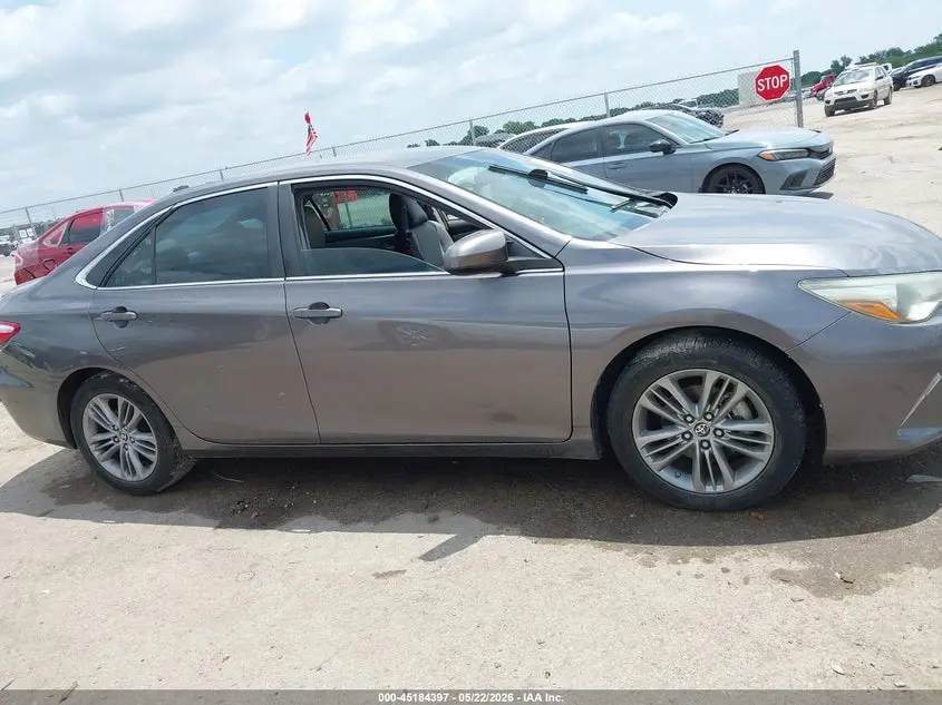 2015 TOYOTA CAMRY SE