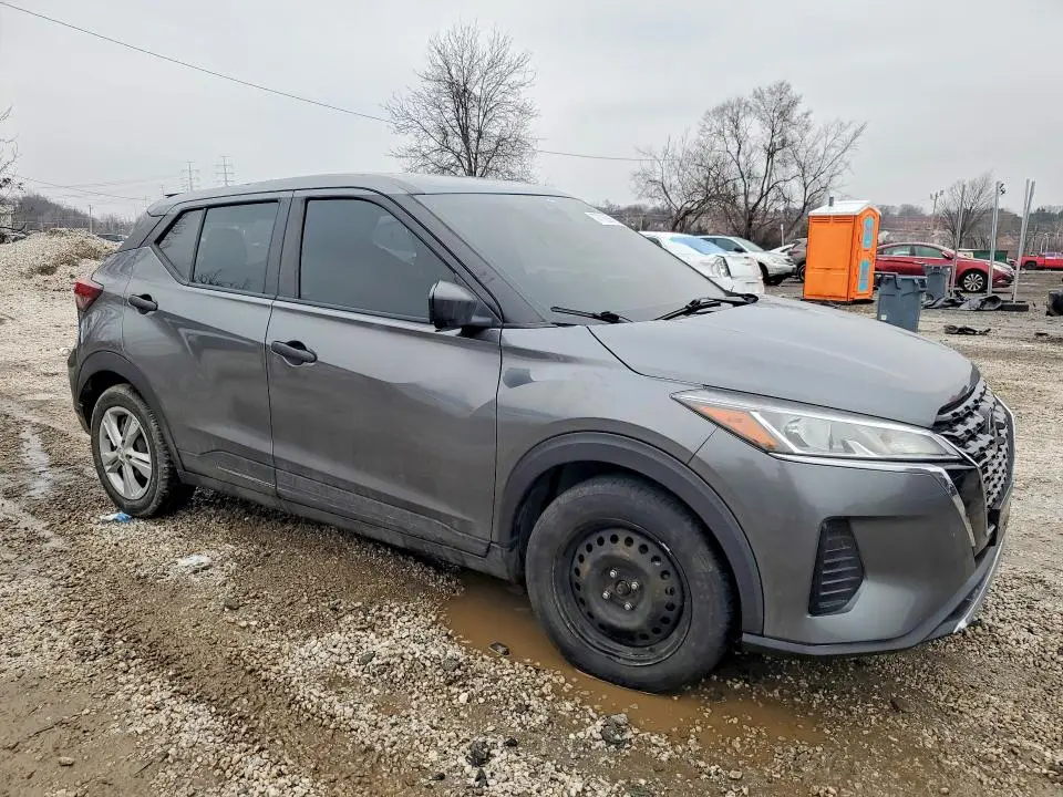 2021 NISSAN KICKS S  
