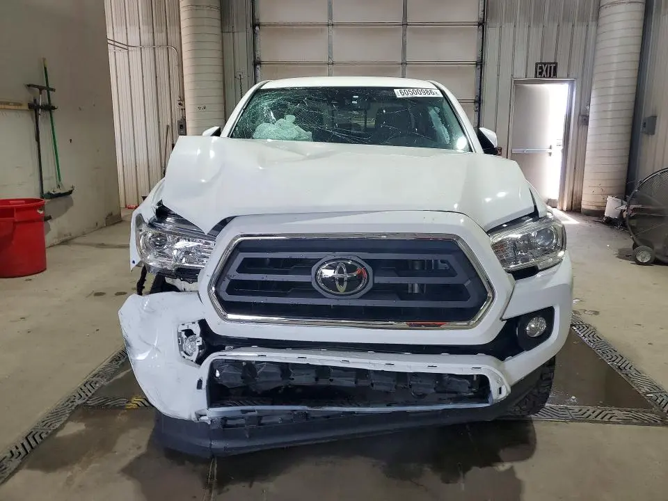 2020 TOYOTA TACOMA SR5 V6  