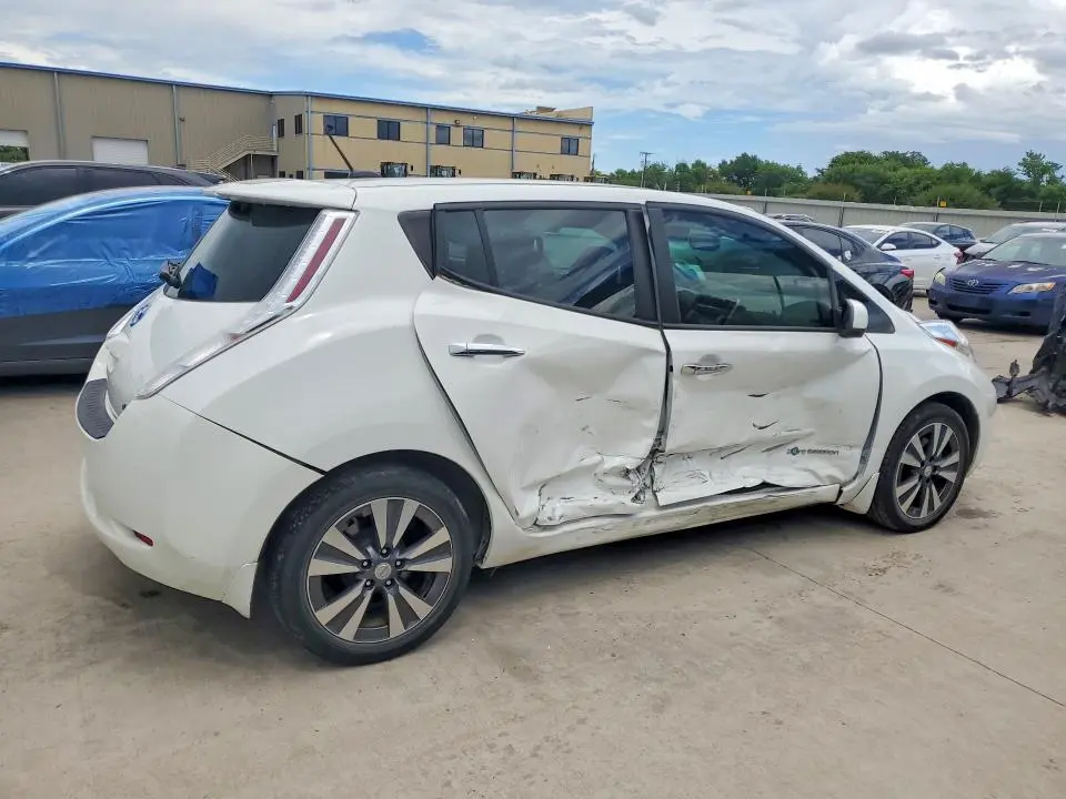 2015 NISSAN LEAF SL  