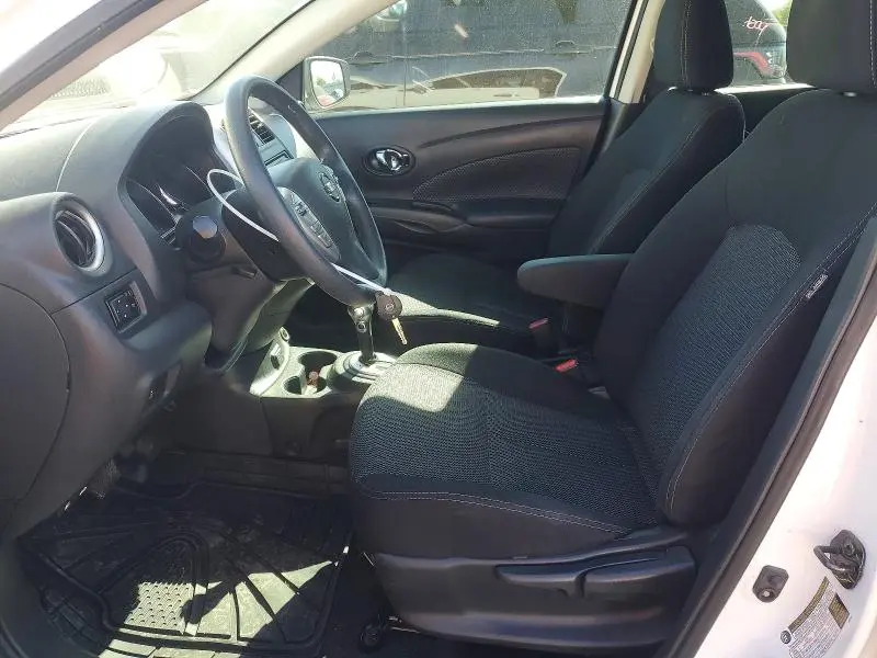 2019 NISSAN VERSA SV  