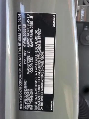 2025 VOLVO XC40 PLUS  