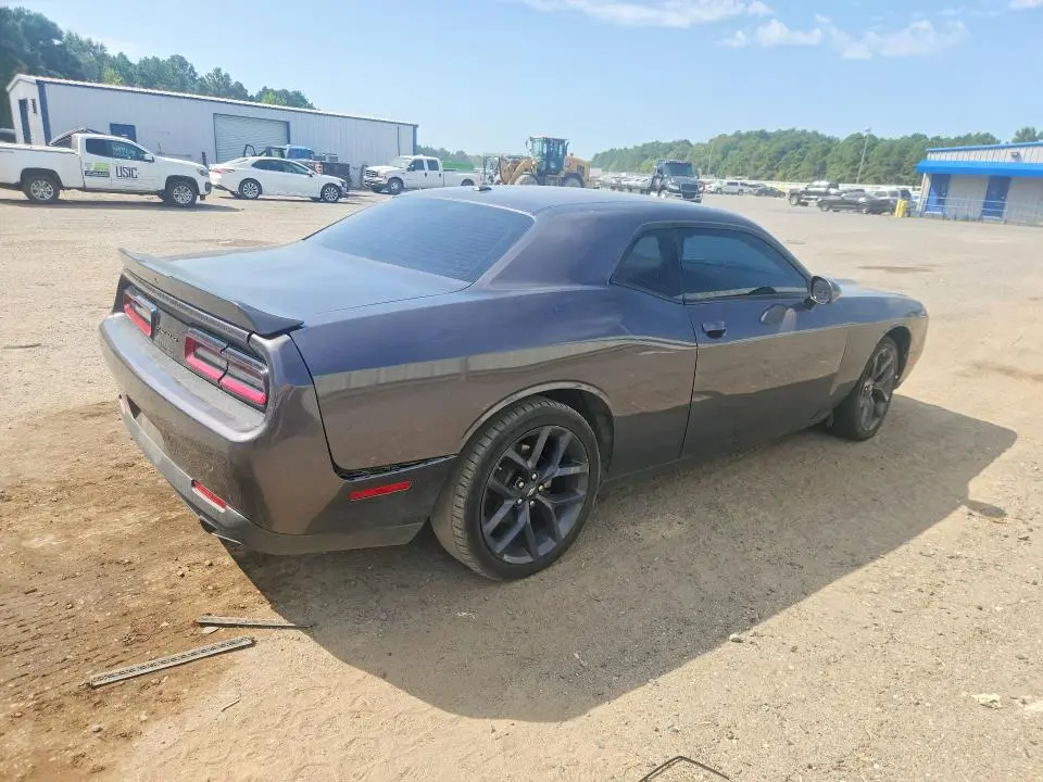 2022 DODGE CHALLENGER SXT  