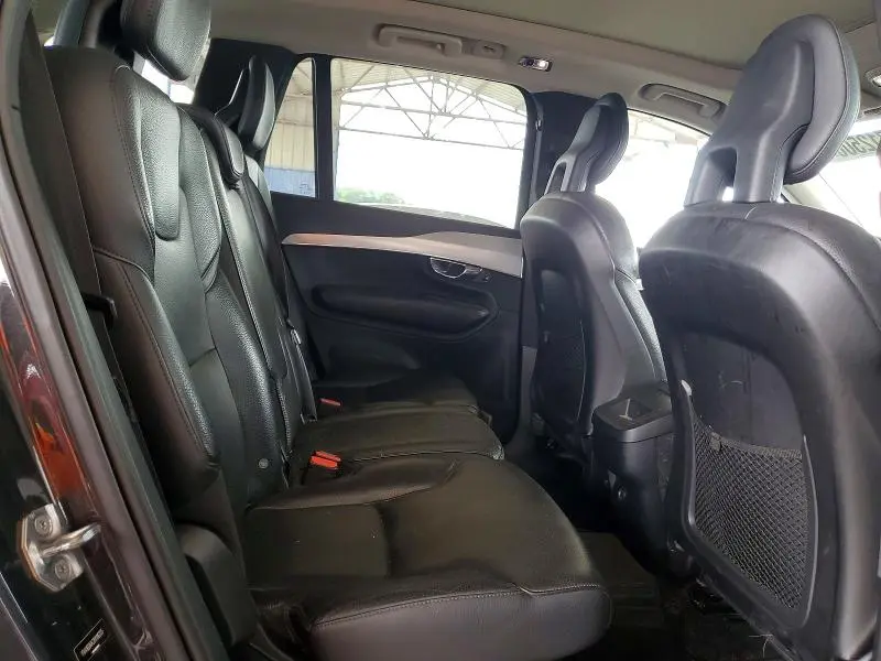 2017 VOLVO XC90 T5  