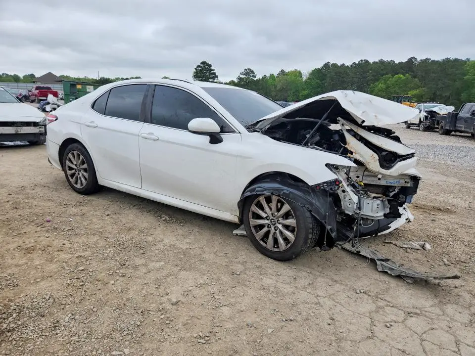 2018 TOYOTA CAMRY LE  