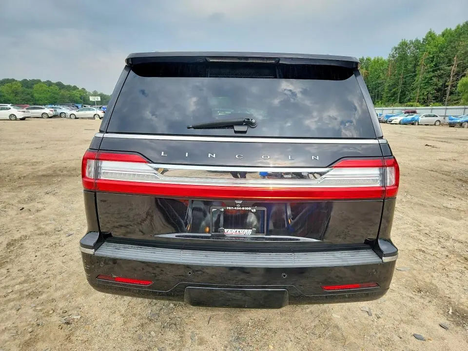 2019 LINCOLN NAVIGATOR   