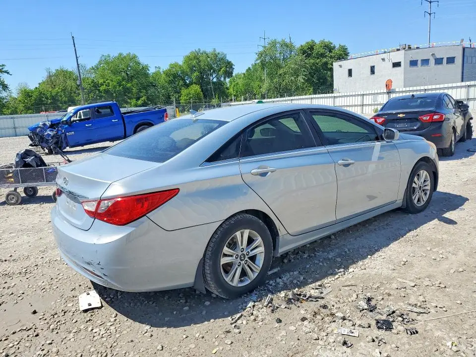 2011 HYUNDAI SONATA GLS  