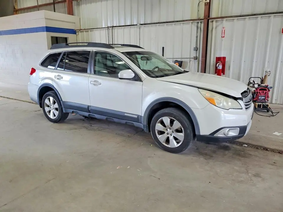 2011 SUBARU OUTBACK 3.6R LIMITED  