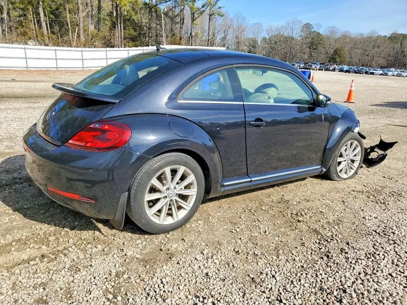 2018 VOLKSWAGEN BEETLE SE  