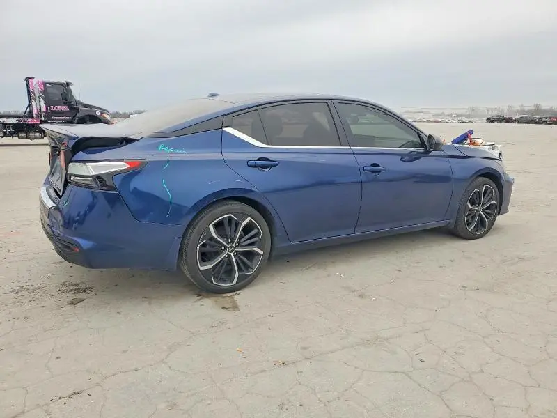 2023 NISSAN ALTIMA SR  